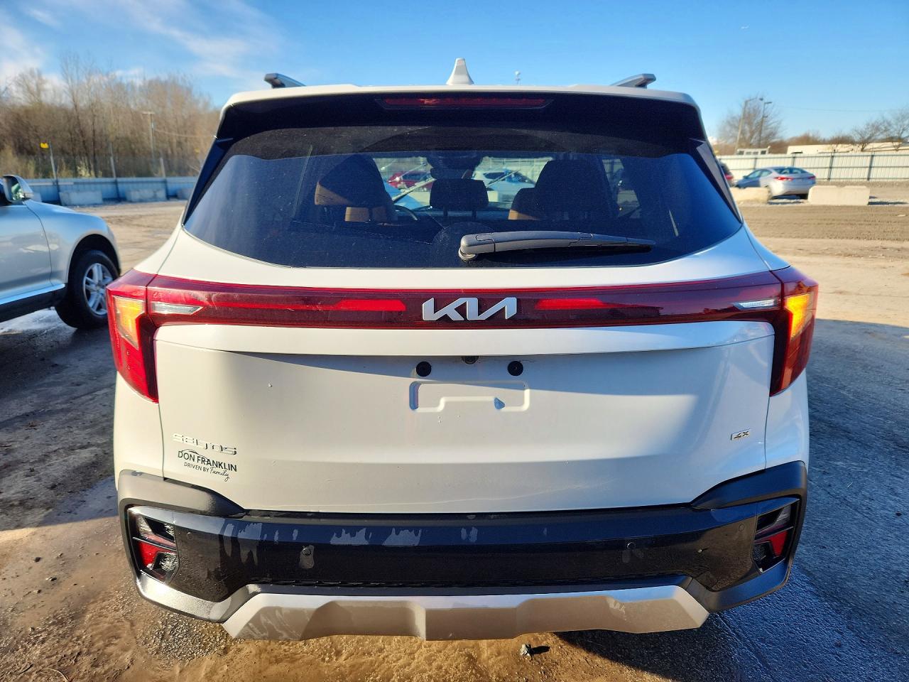 2025 KIA SELTOS EX photo 16