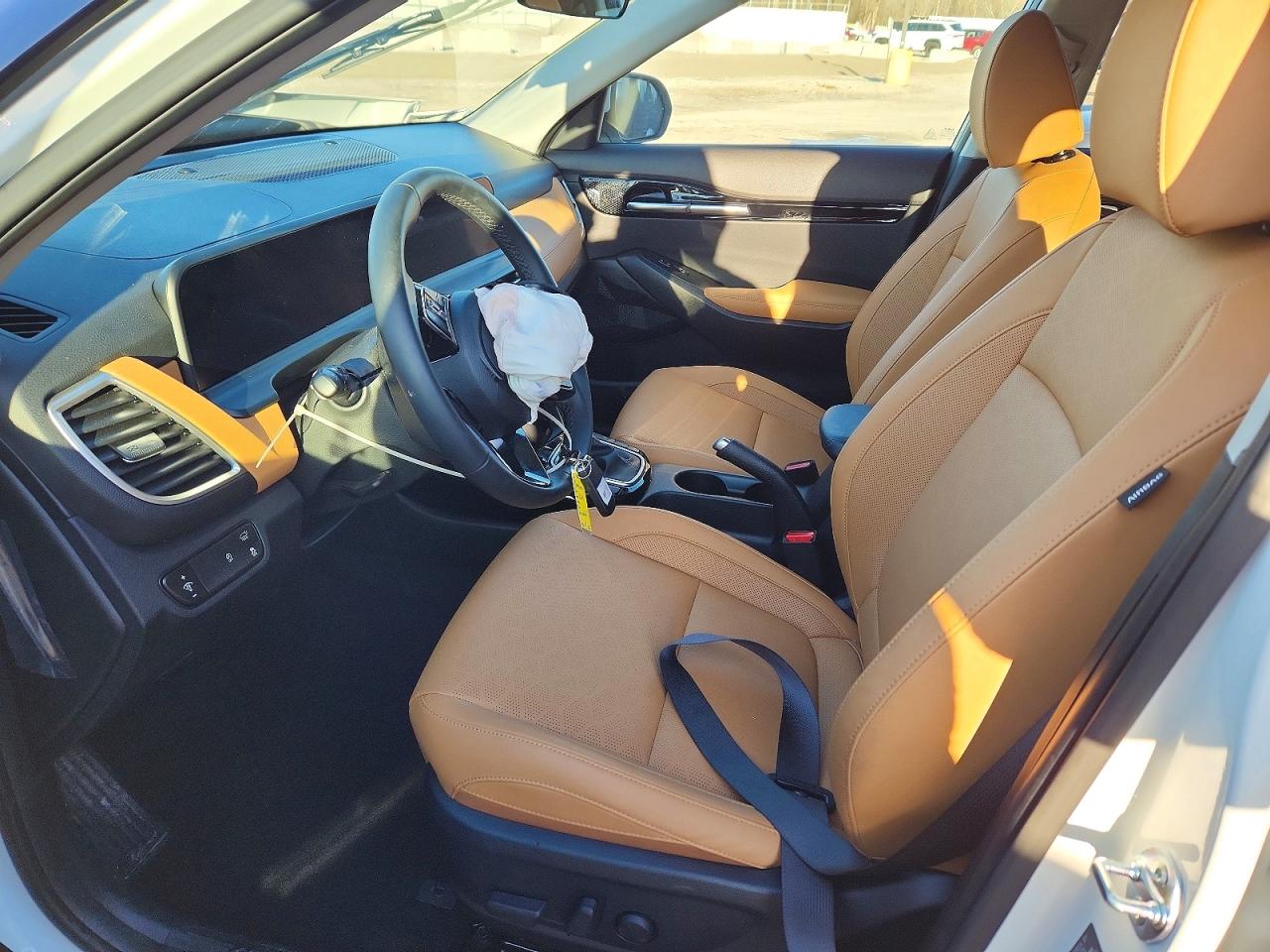 2025 KIA SELTOS EX photo 19