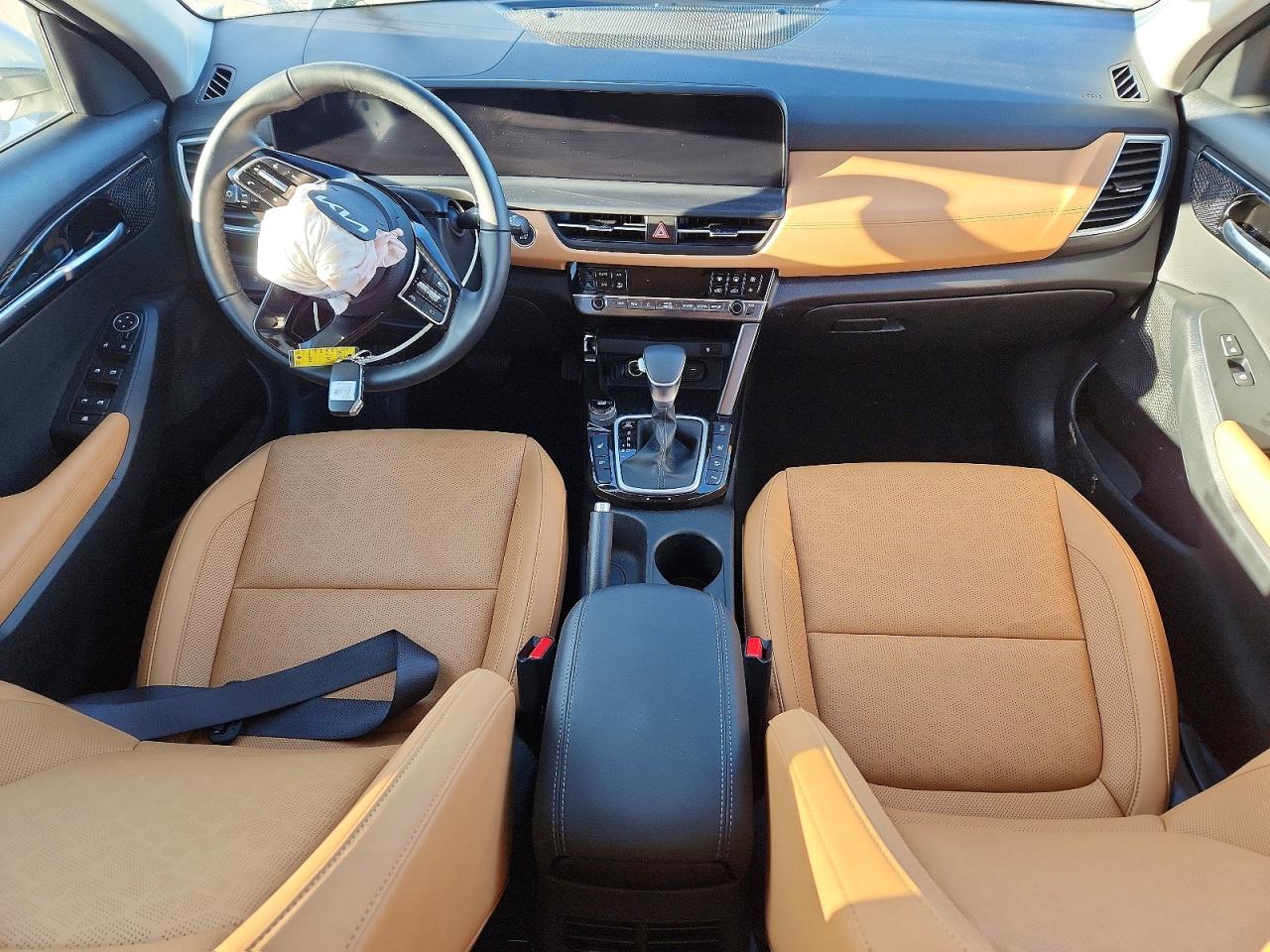 2025 KIA SELTOS EX photo 22
