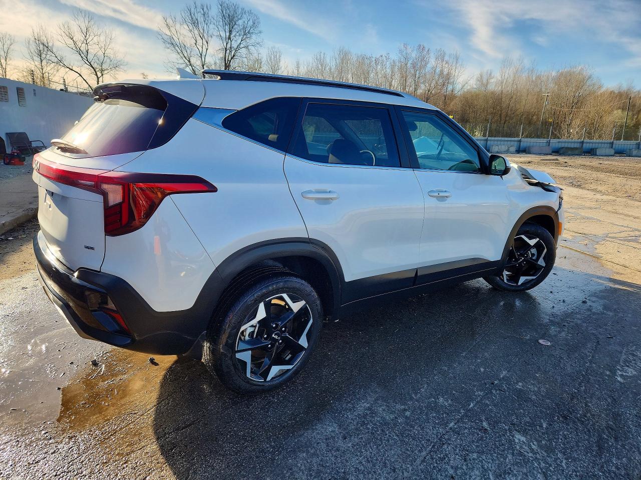 2025 KIA SELTOS EX photo 7