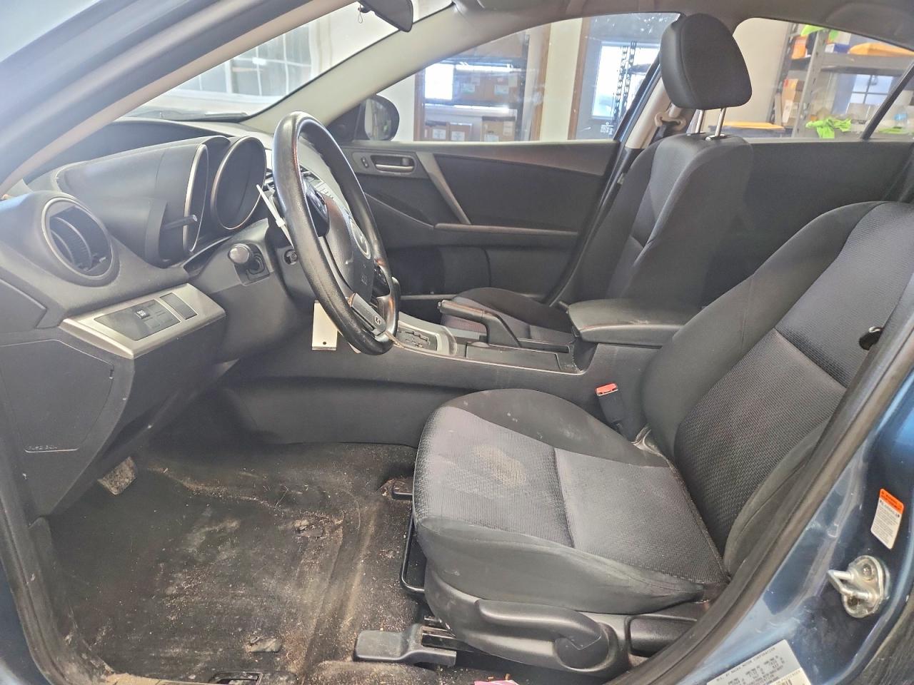 2010 MAZDA 3 I photo 25