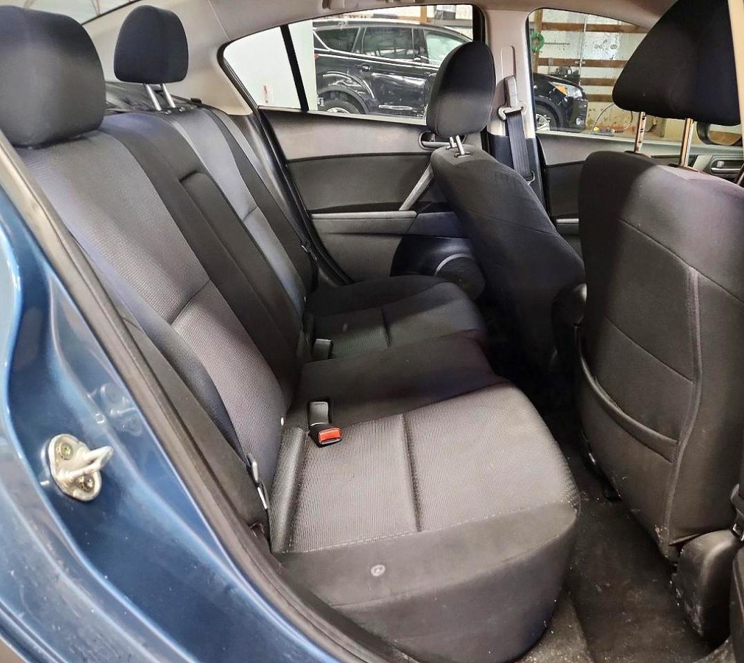 2010 MAZDA 3 I photo 37