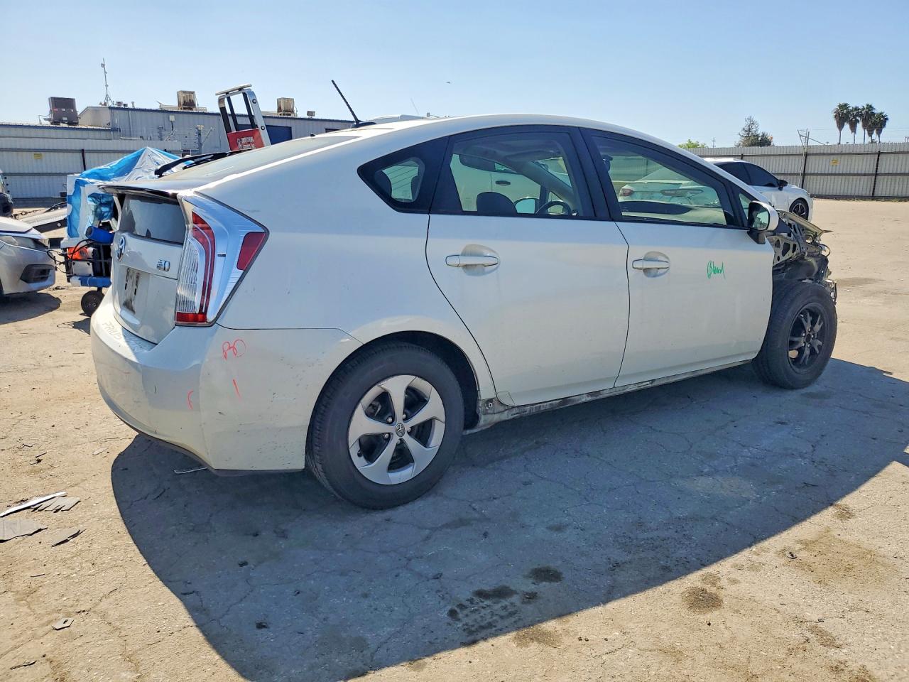 2015 TOYOTA PRIUS FOUR photo 3