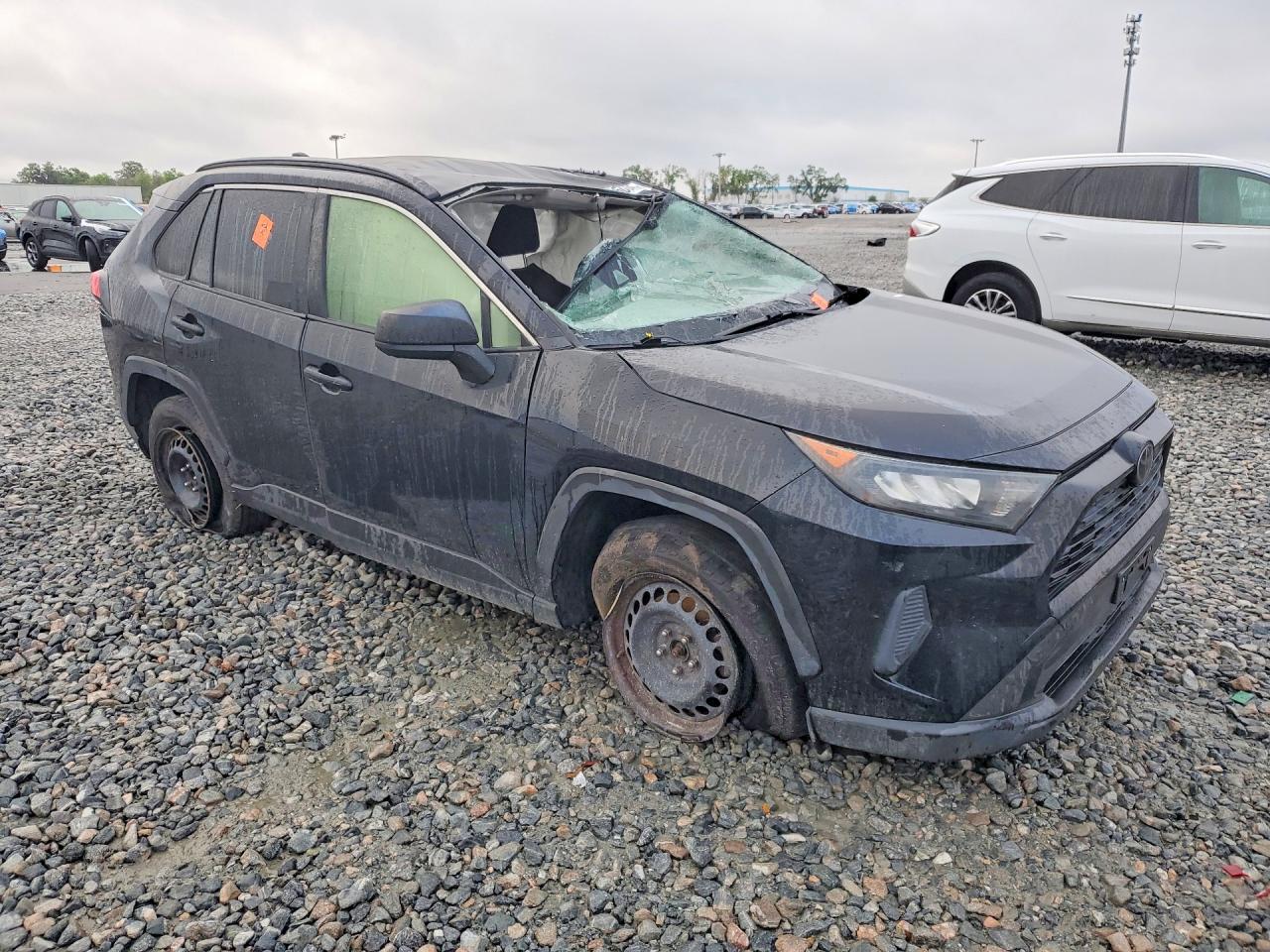 2019 TOYOTA RAV4 LE photo 4