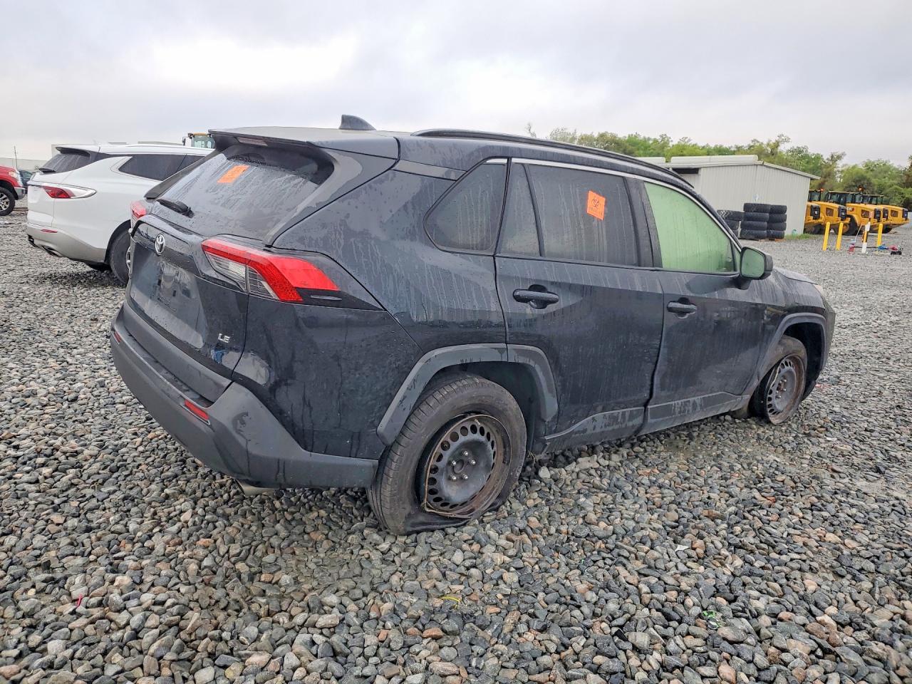 2019 TOYOTA RAV4 LE photo 3