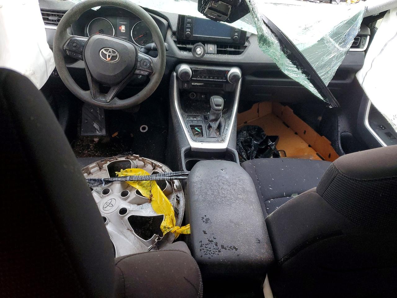 2019 TOYOTA RAV4 LE photo 8
