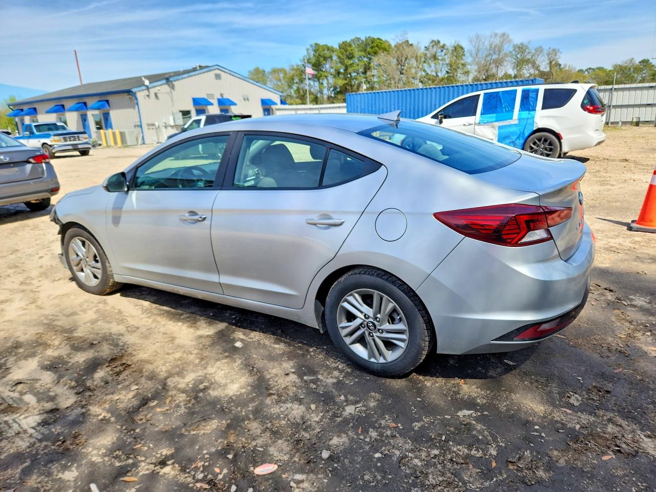 2019 HYUNDAI ELANTRA SEL photo 2