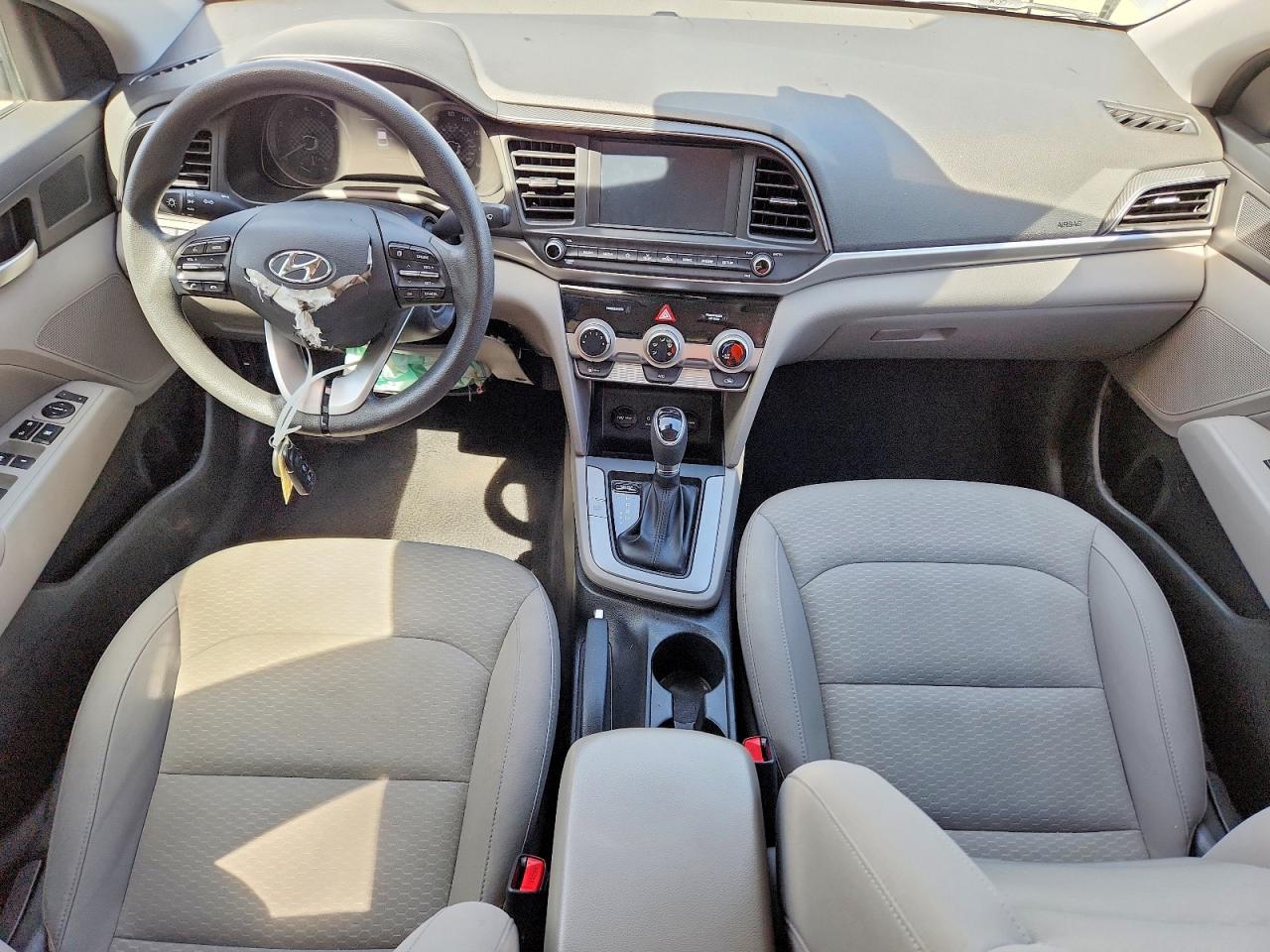 2019 HYUNDAI ELANTRA SEL photo 8