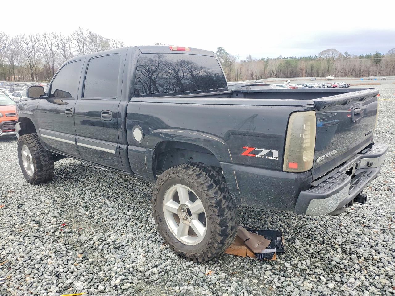 2005 CHEVROLET SILVERADO K1500 photo 2