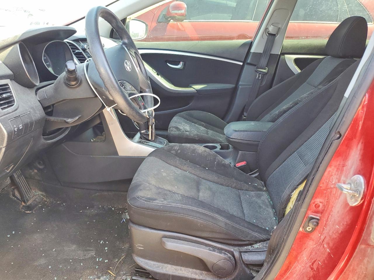 2016 HYUNDAI ELANTRA GT BASE photo 13