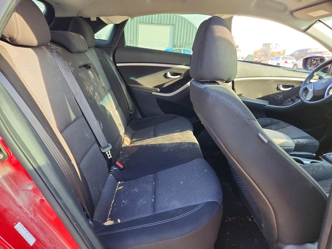 2016 HYUNDAI ELANTRA GT BASE photo 19