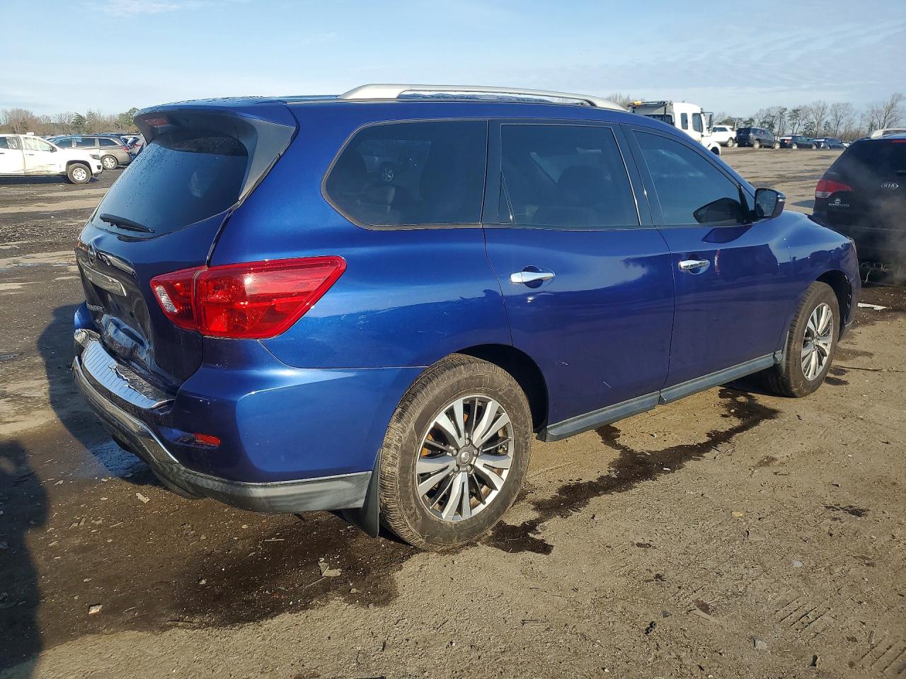 2017 NISSAN PATHFINDER S photo 5