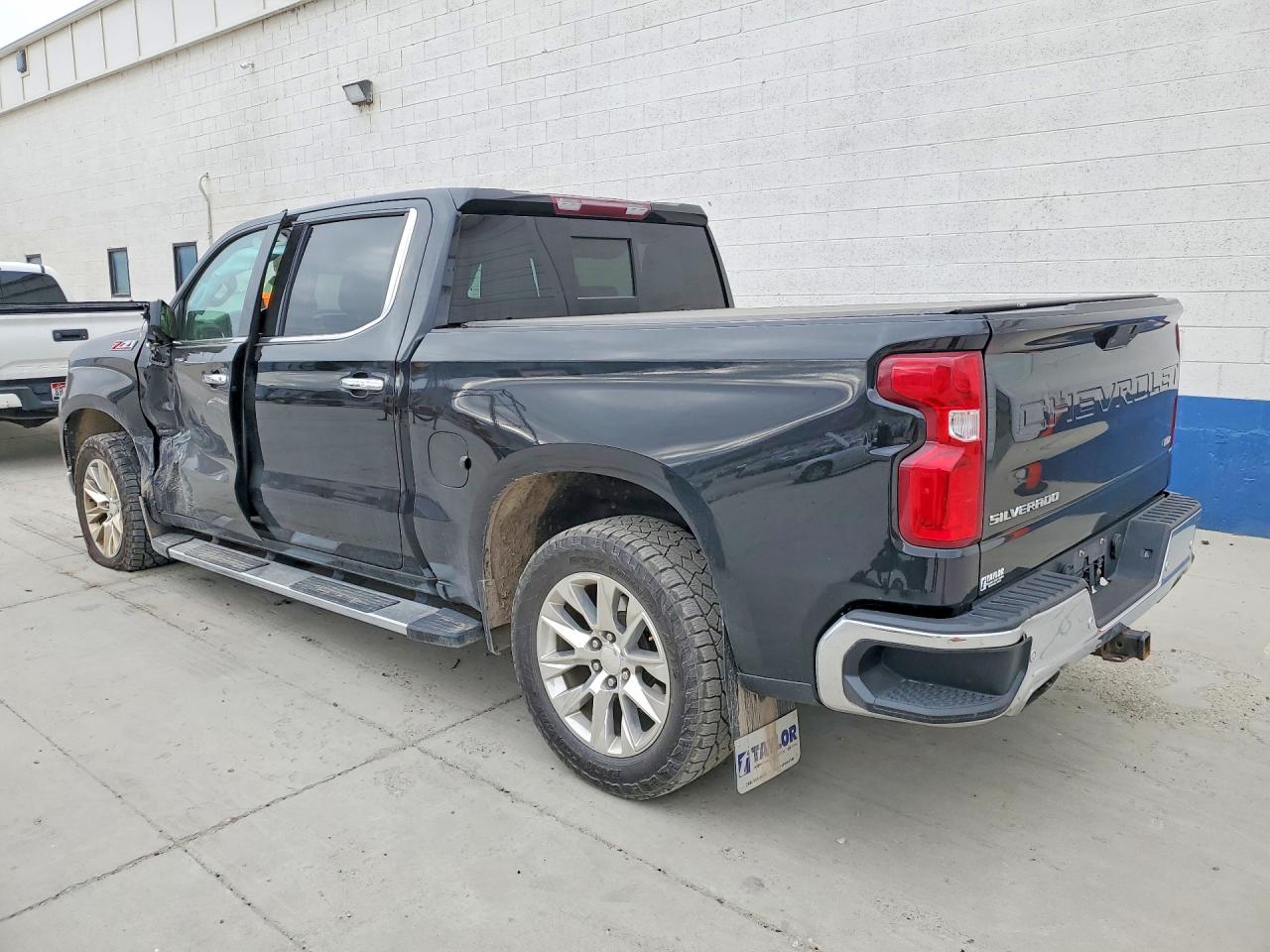 2019 CHEVROLET SILVERADO K1500 LTZ photo 3