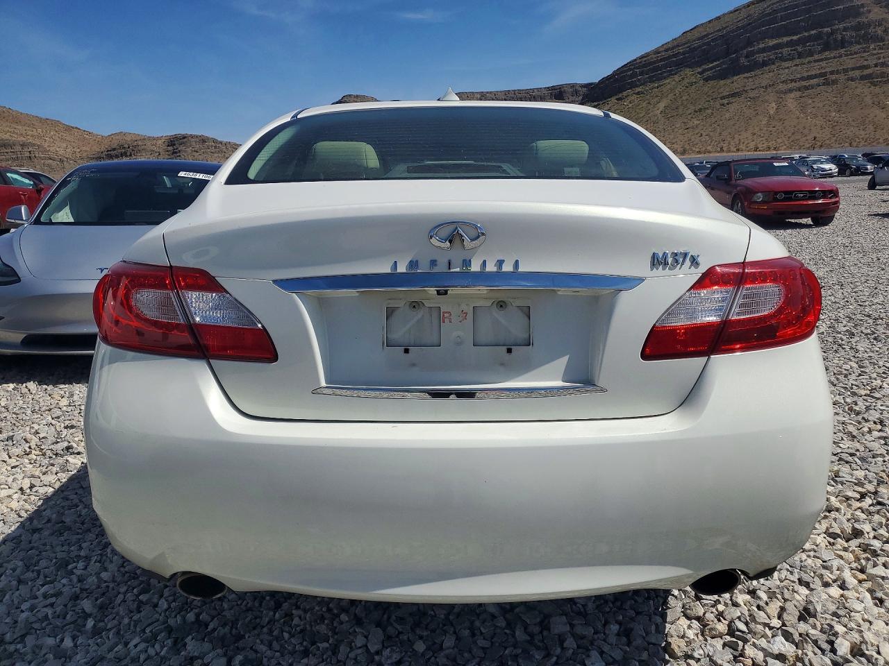 2012 INFINITI M37 X photo 16