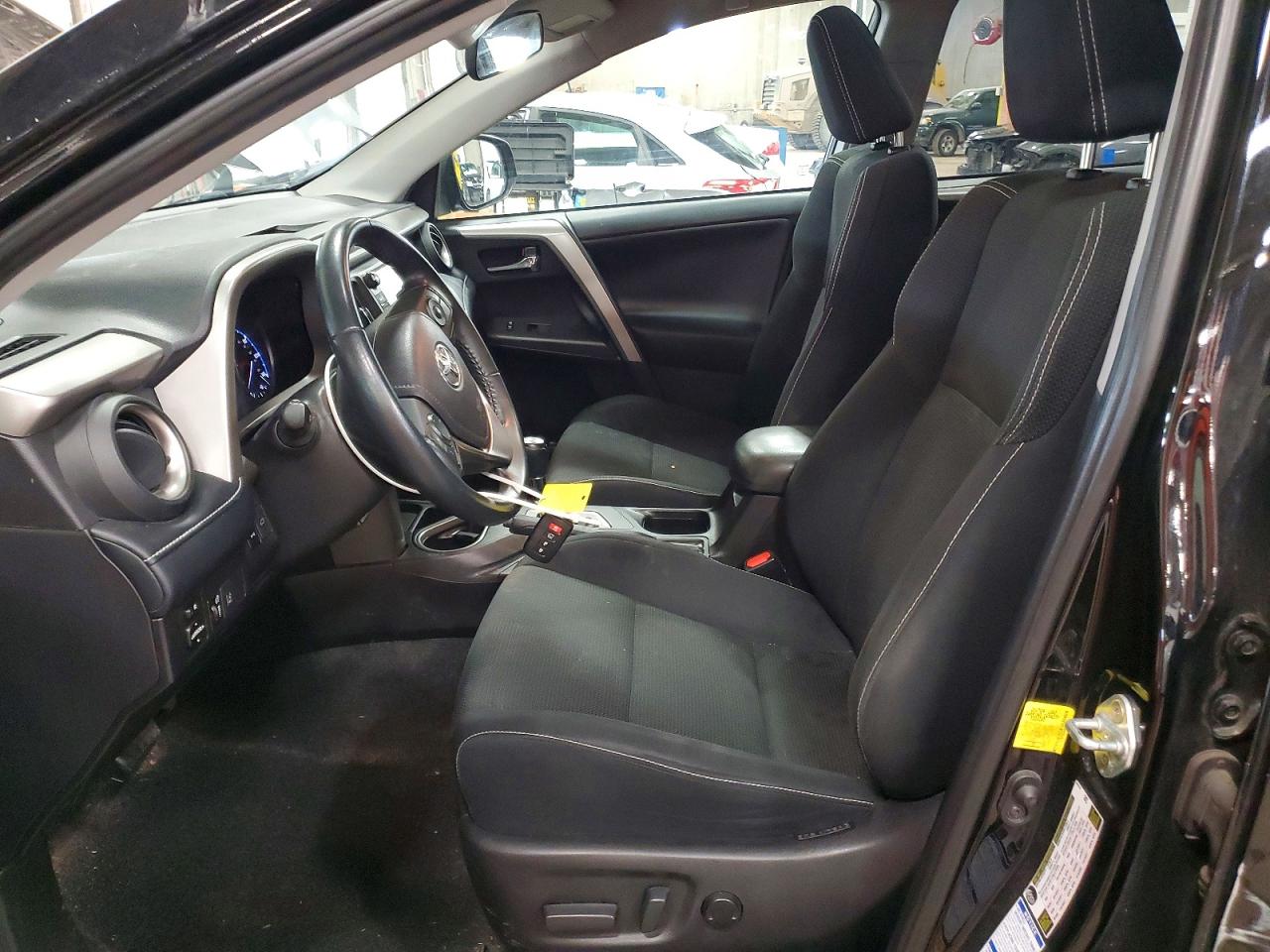 2018 TOYOTA RAV4 XLE photo 7