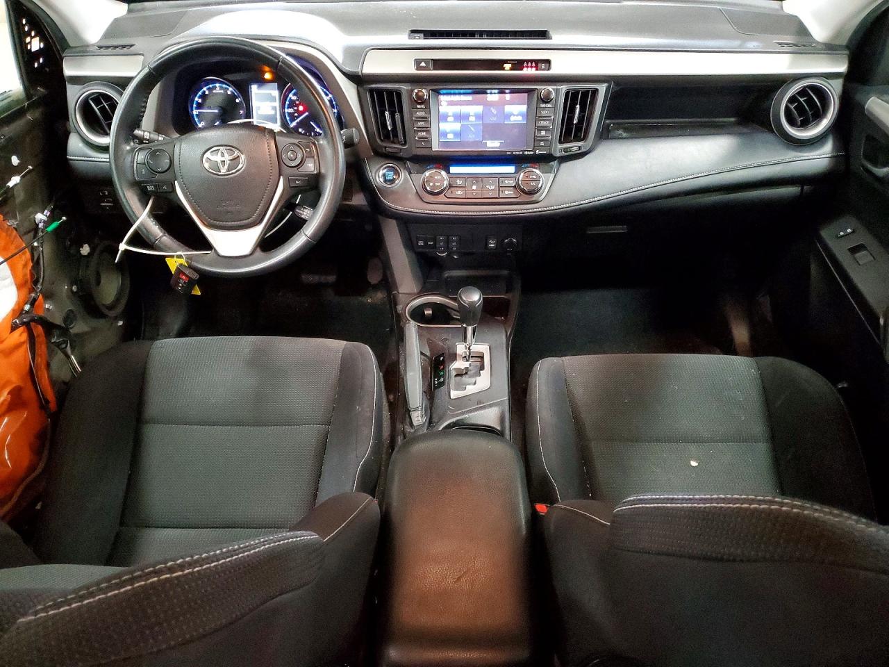 2018 TOYOTA RAV4 XLE photo 8