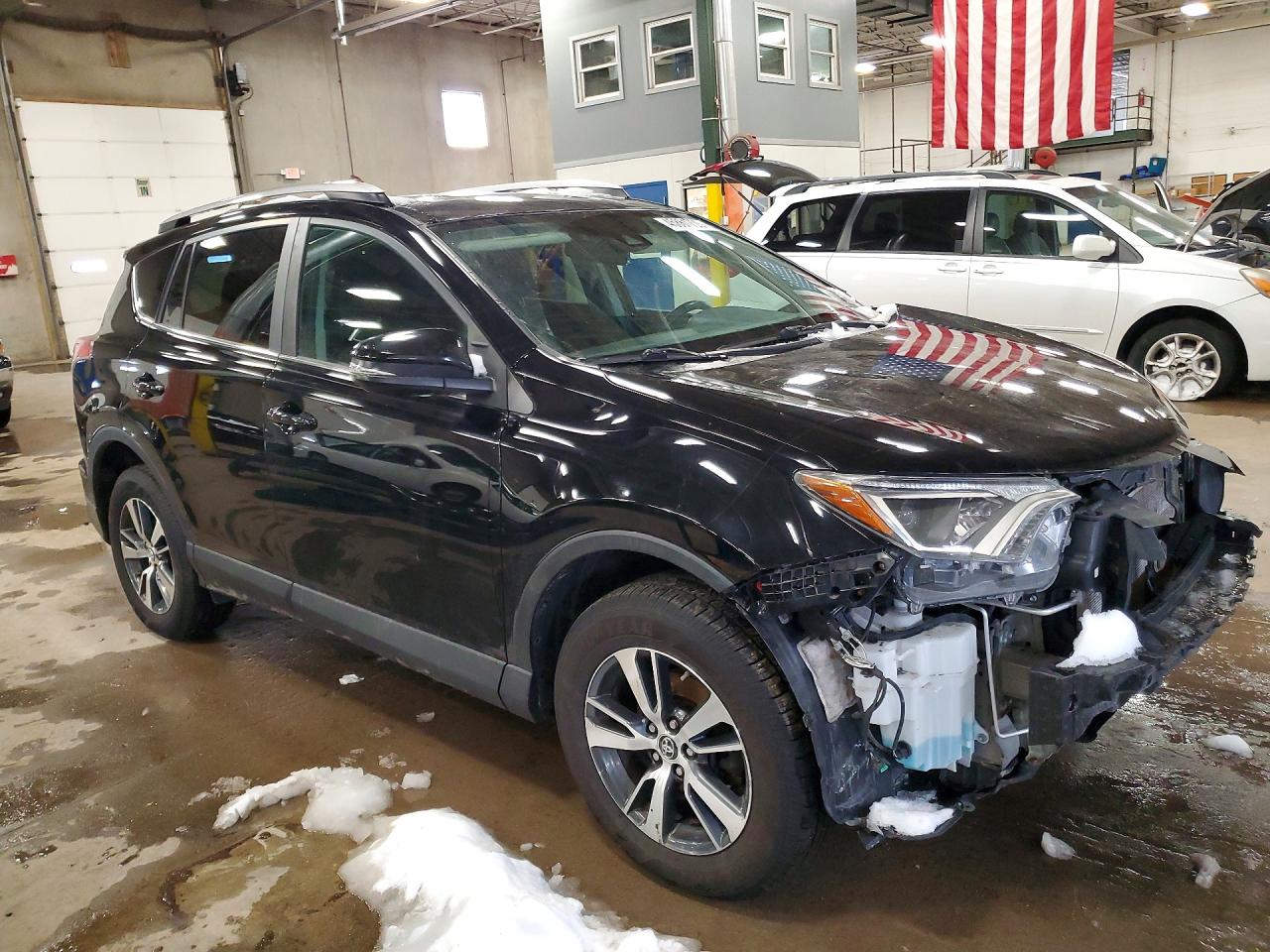 2018 TOYOTA RAV4 XLE photo 4