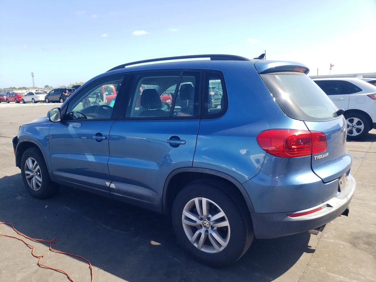 2017 VOLKSWAGEN TIGUAN S photo 3