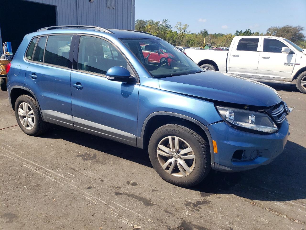 2017 VOLKSWAGEN TIGUAN S photo 7