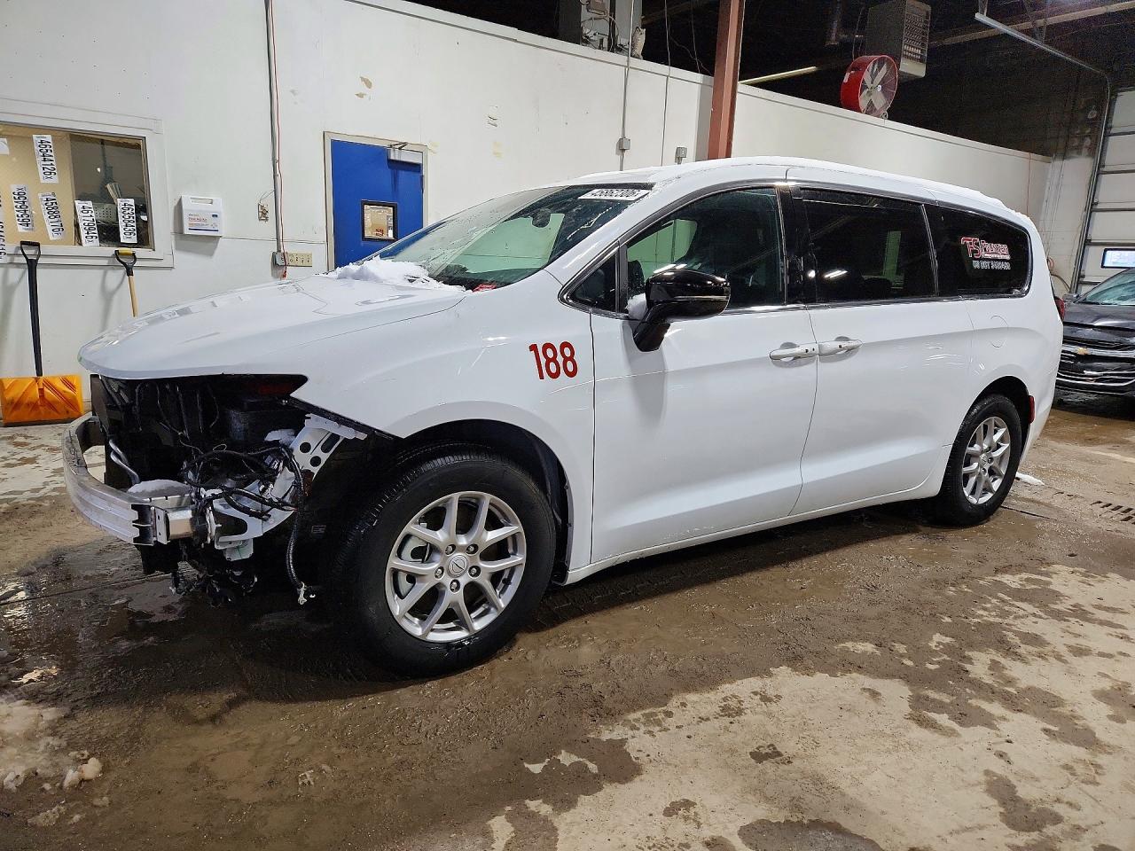 2025 CHRYSLER VOYAGER