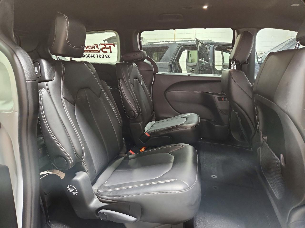 2025 CHRYSLER VOYAGER LX photo 31