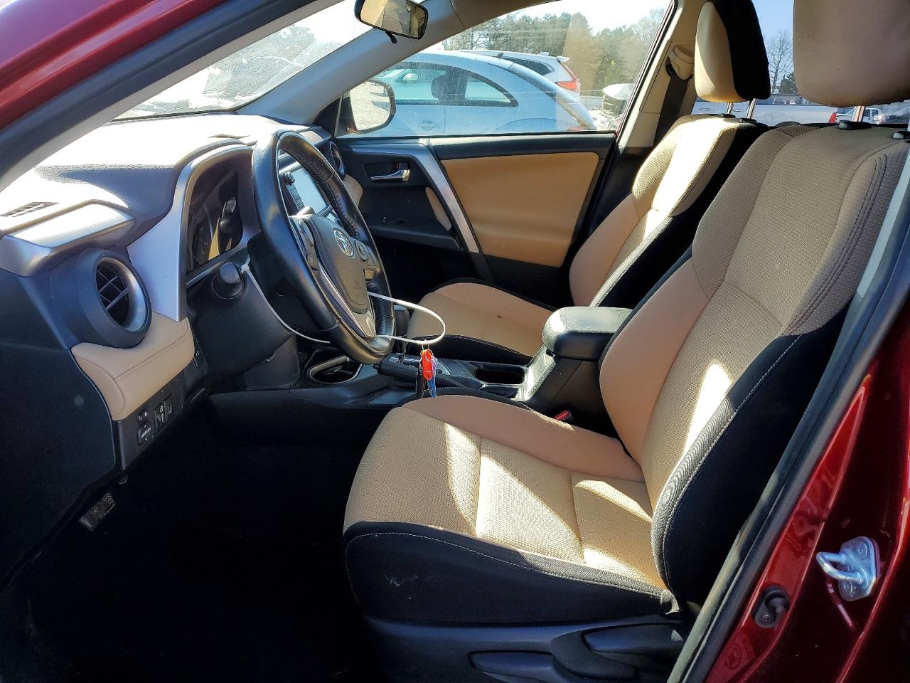 2018 TOYOTA RAV4 XLE photo 25