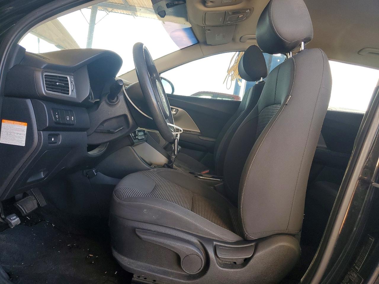 2019 KIA NIRO LX photo 13