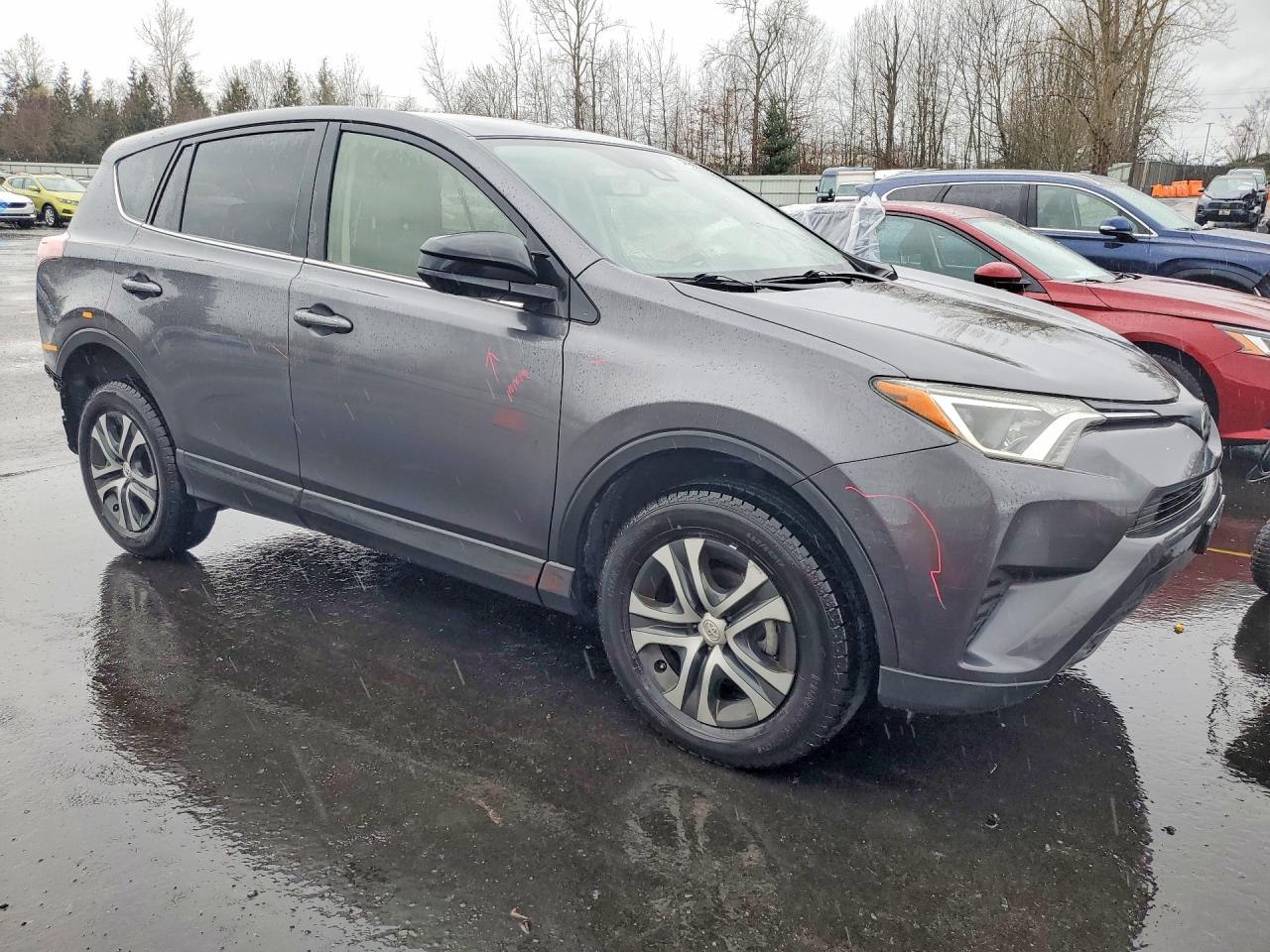 2018 TOYOTA RAV4 LE photo 10