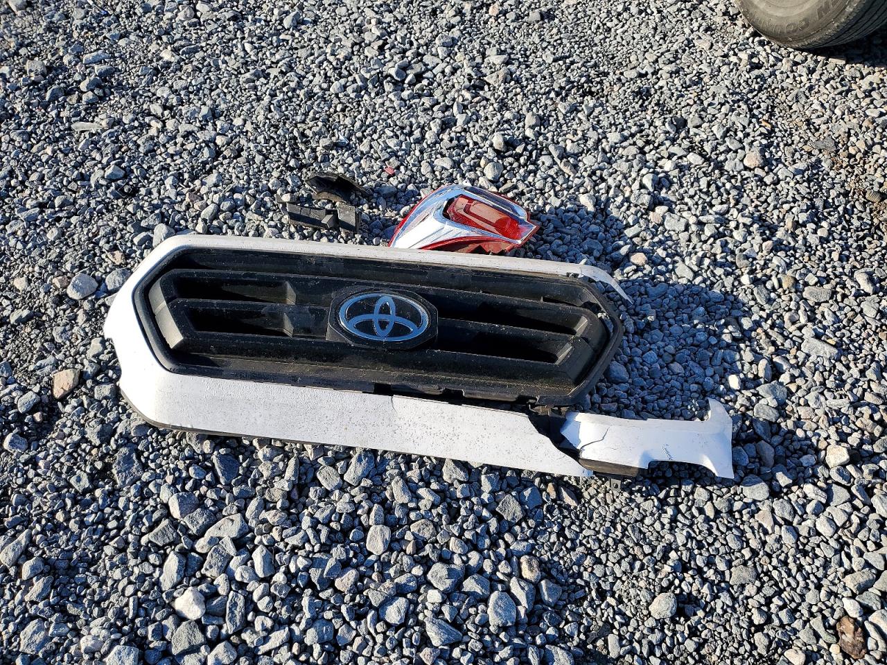 2022 TOYOTA TACOMA SR photo 23