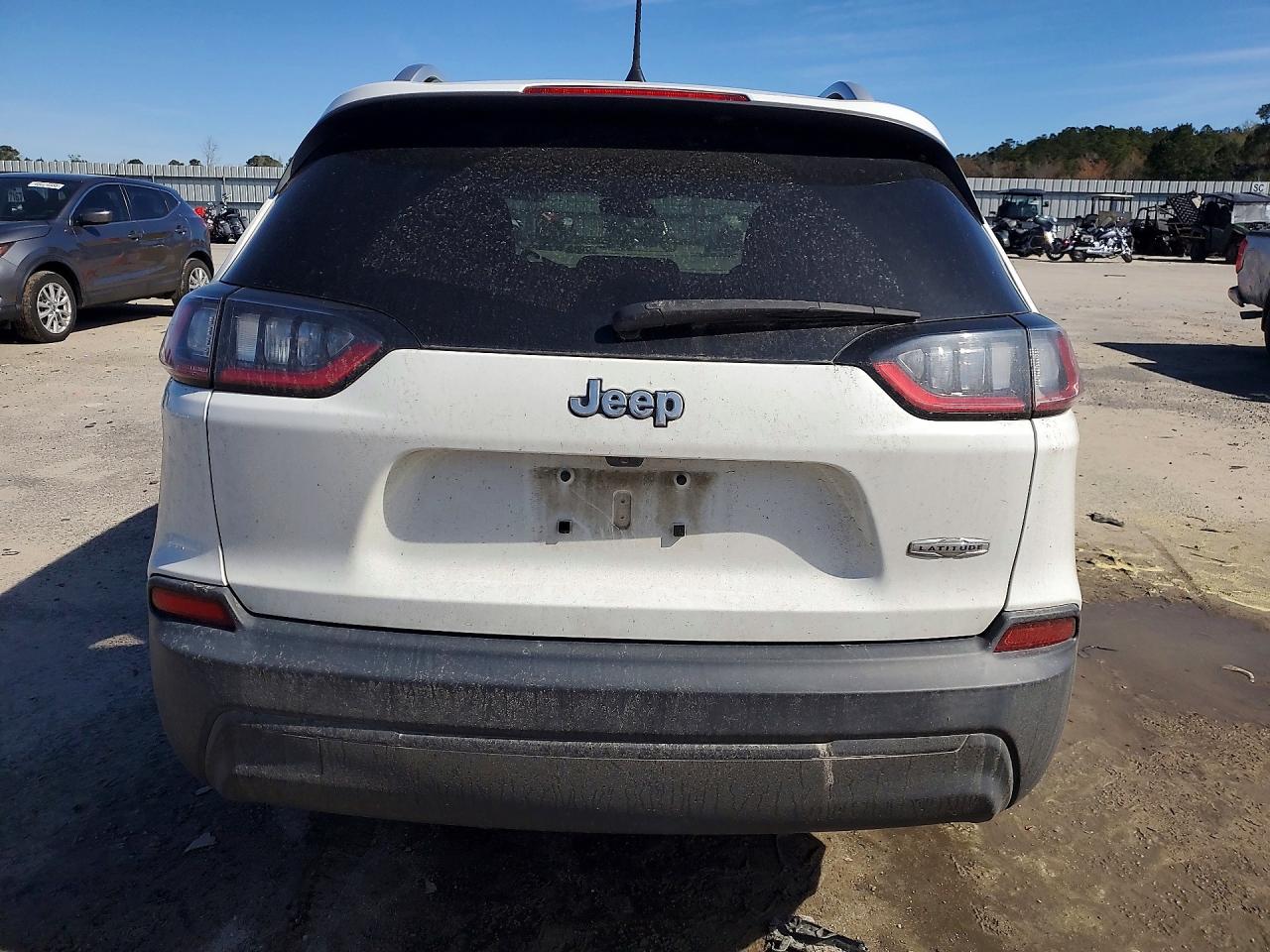 2019 JEEP CHEROKEE LATITUDE photo 11