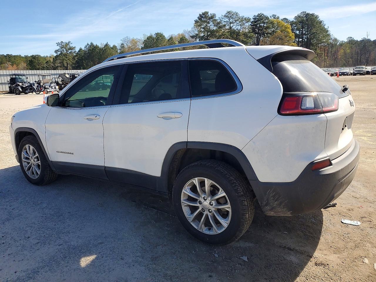 2019 JEEP CHEROKEE LATITUDE photo 3