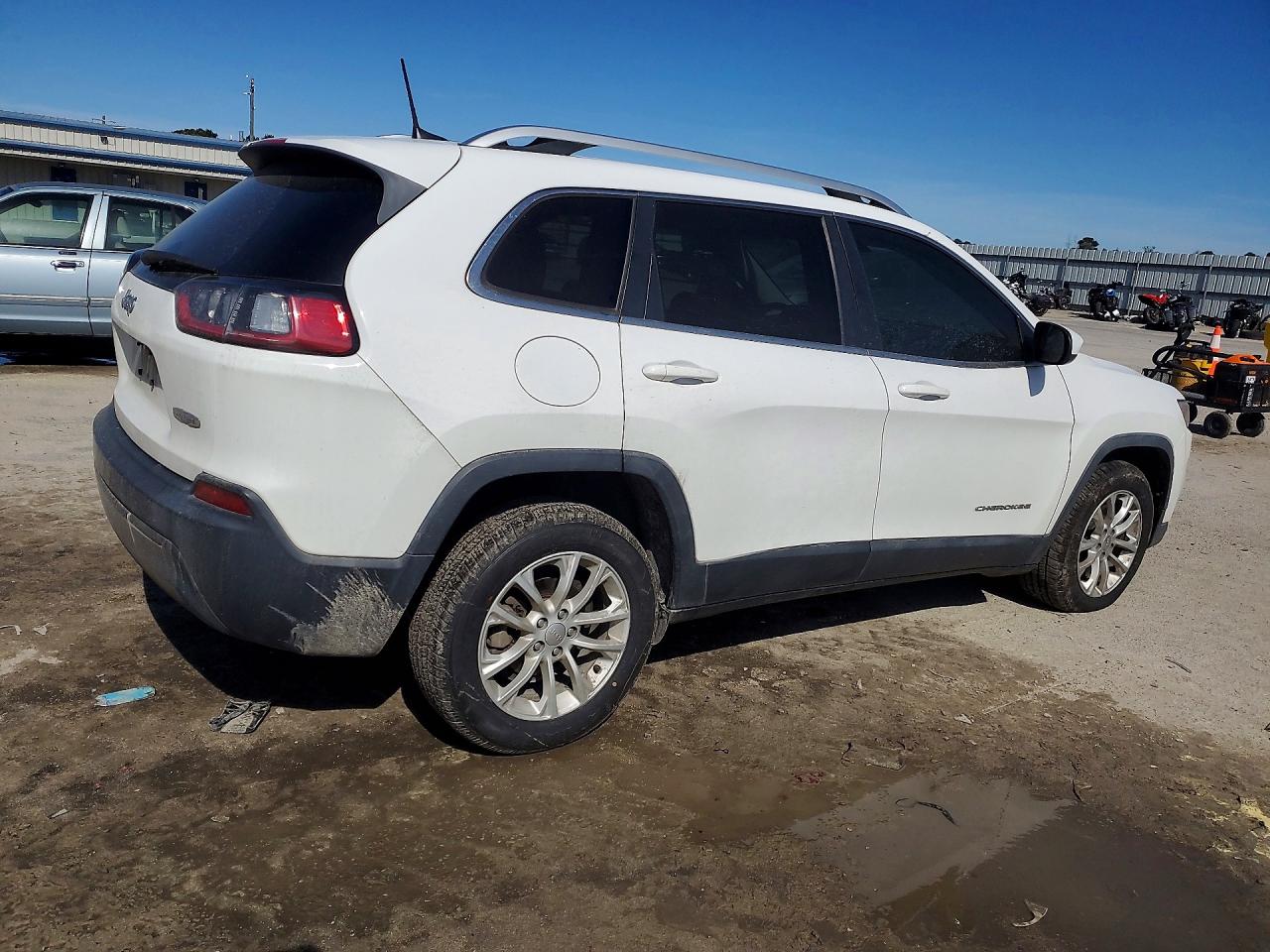 2019 JEEP CHEROKEE LATITUDE photo 5