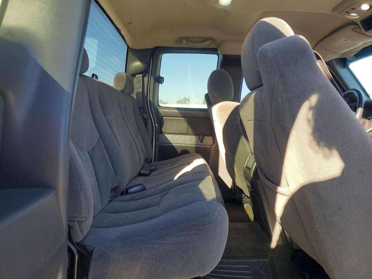 2005 CHEVROLET SILVERADO C1500 photo 10