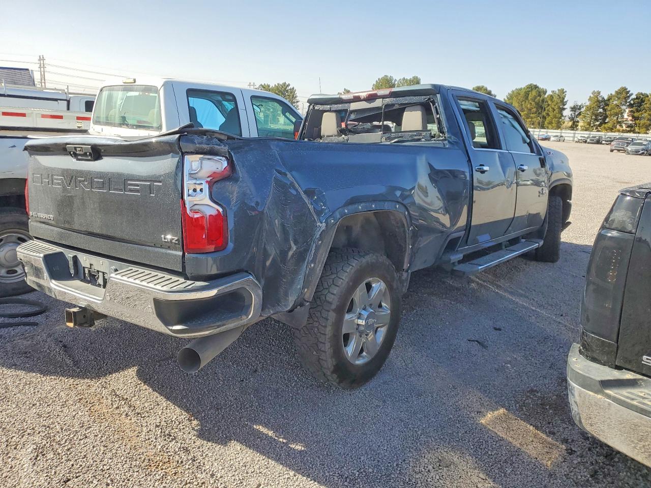2020 CHEVROLET SILVERADO K3500 LTZ photo 3