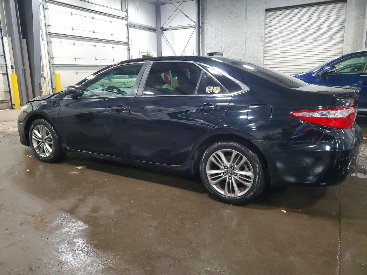 2016 TOYOTA CAMRY SE photo 4