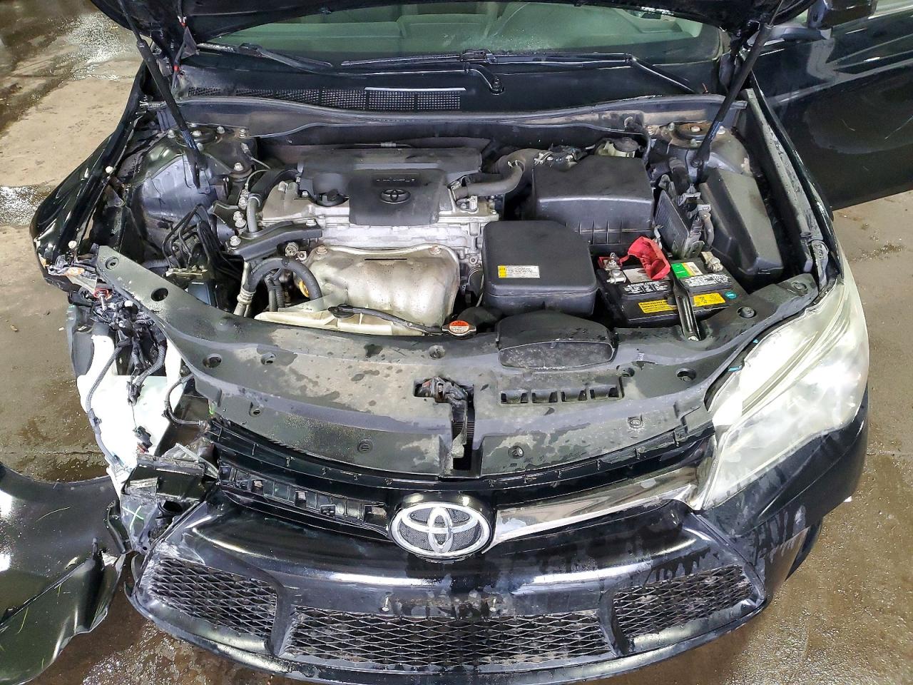 2016 TOYOTA CAMRY SE photo 31