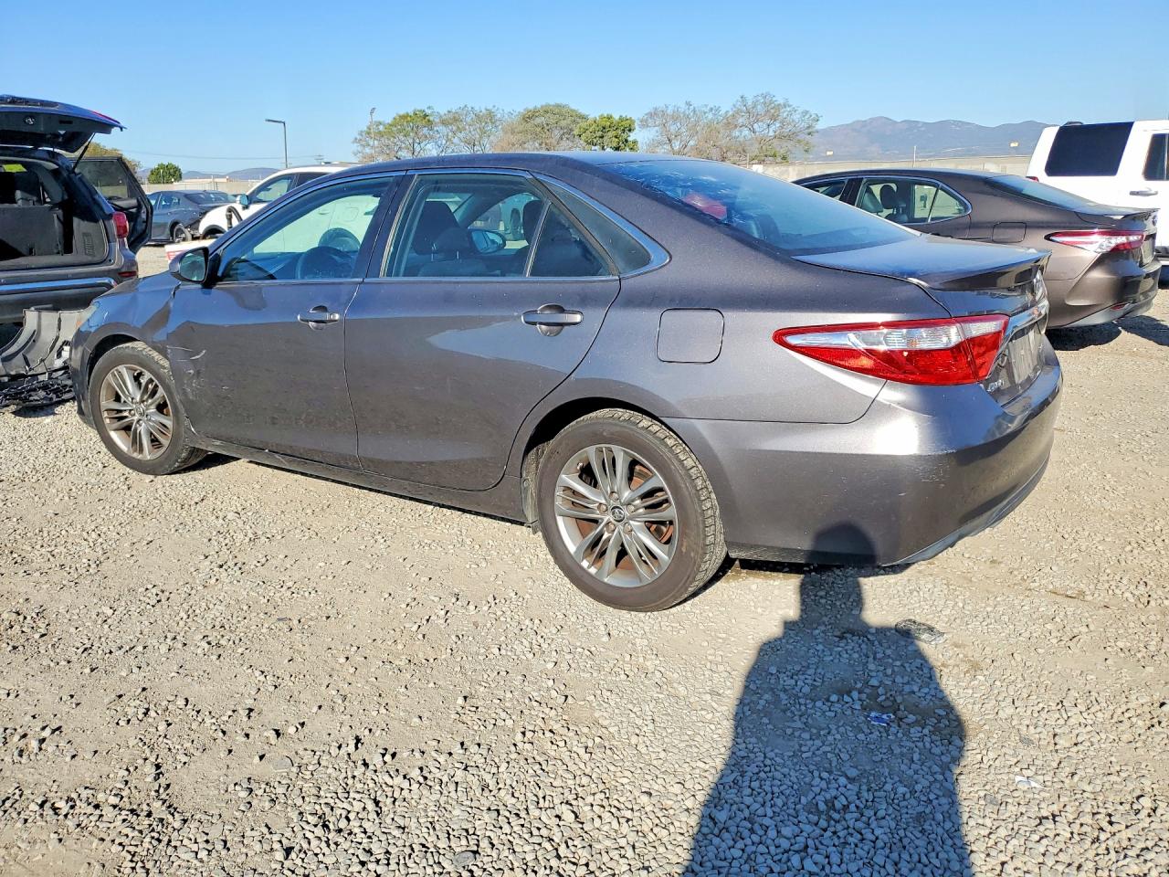 2015 TOYOTA CAMRY SE photo 2