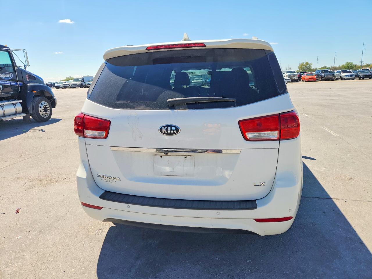 2016 KIA SEDONA LX photo 16