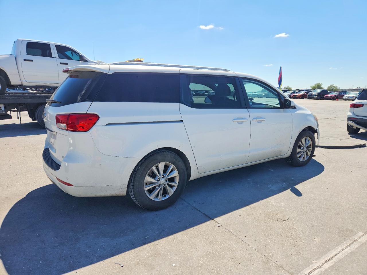 2016 KIA SEDONA LX photo 7