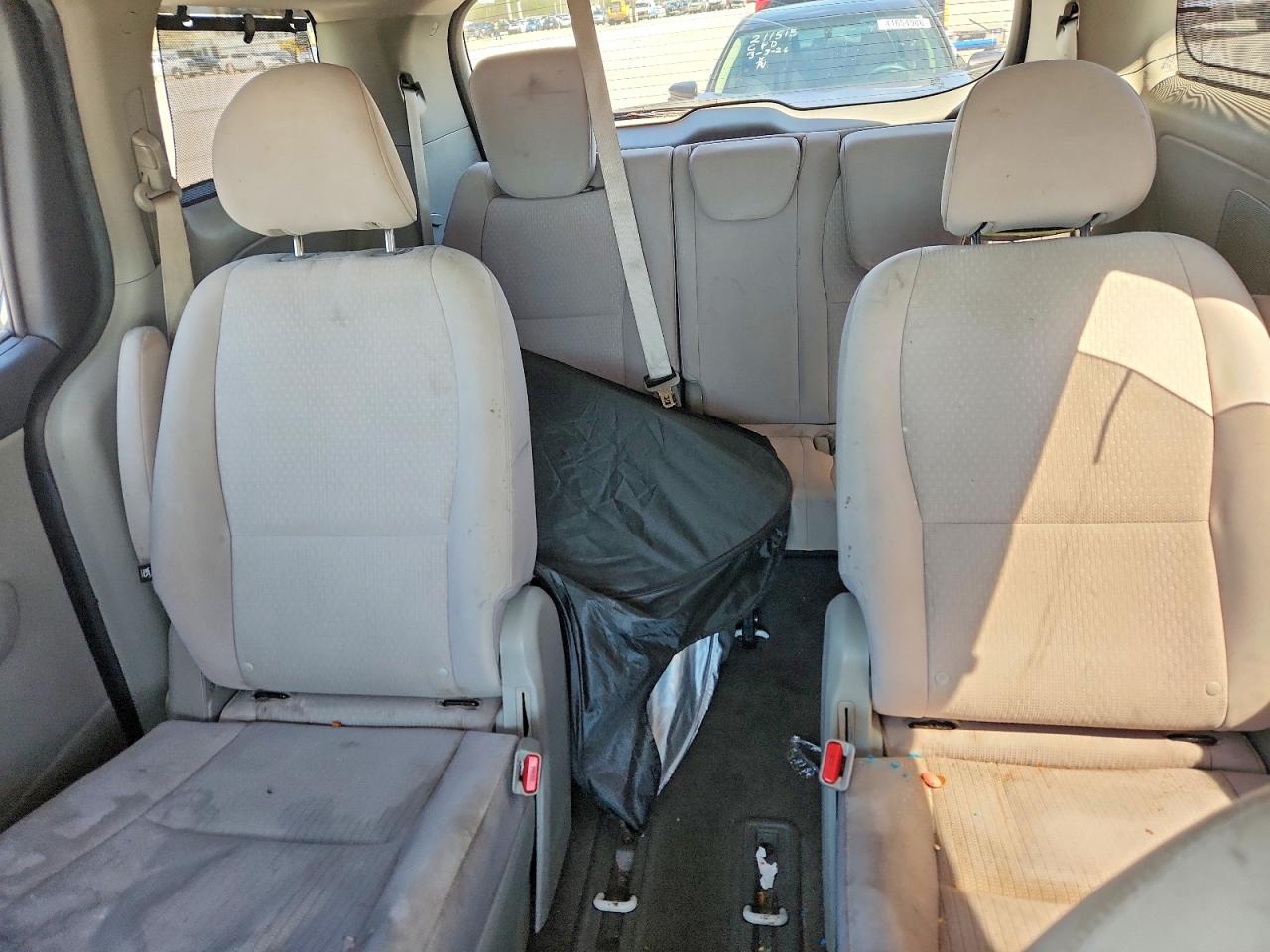 2016 KIA SEDONA LX photo 28