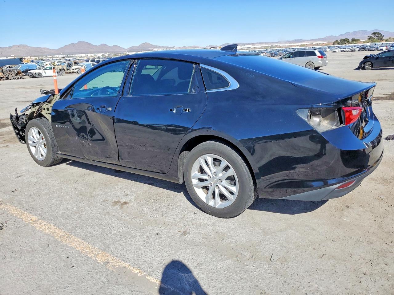 2018 CHEVROLET MALIBU LT photo 3