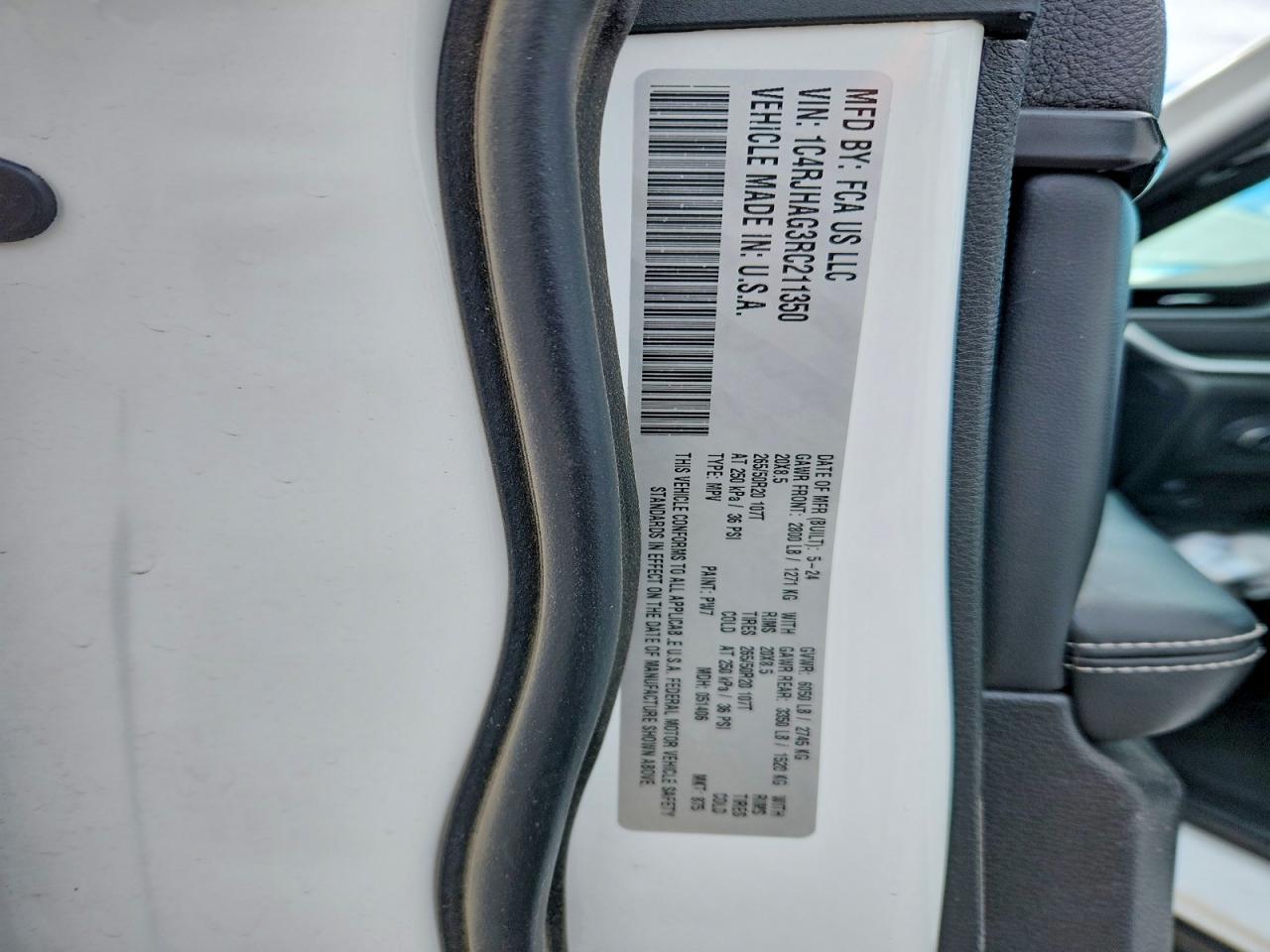 2024 JEEP GRAND CHEROKEE LAREDO photo 13