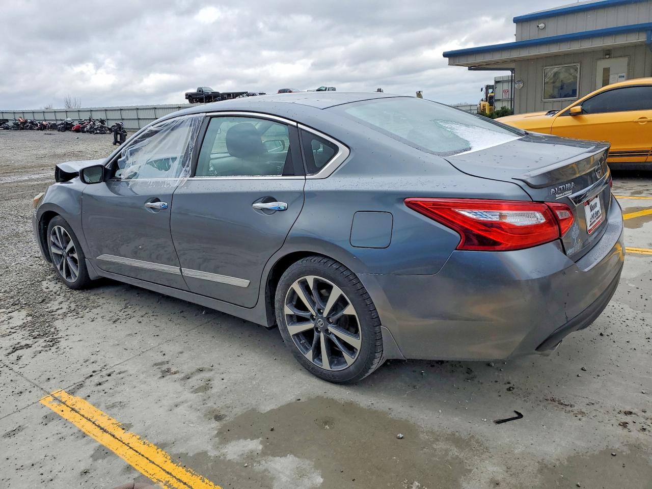 2016 NISSAN ALTIMA 2.5 SR photo 2