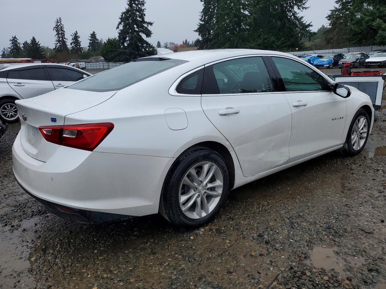 2017 CHEVROLET MALIBU HYBRID photo 3