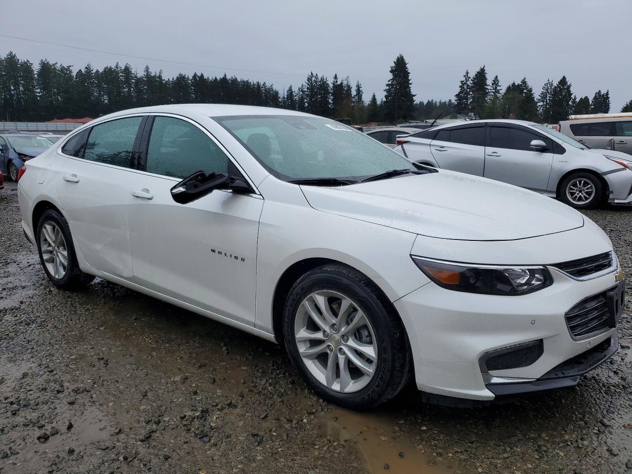 2017 CHEVROLET MALIBU HYBRID photo 4