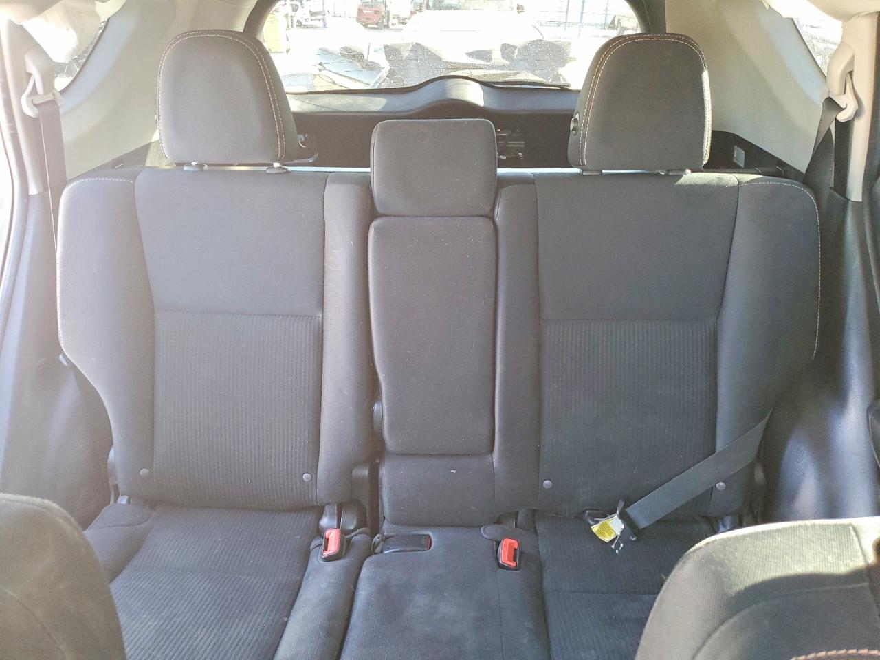 2013 TOYOTA RAV4 XLE photo 28