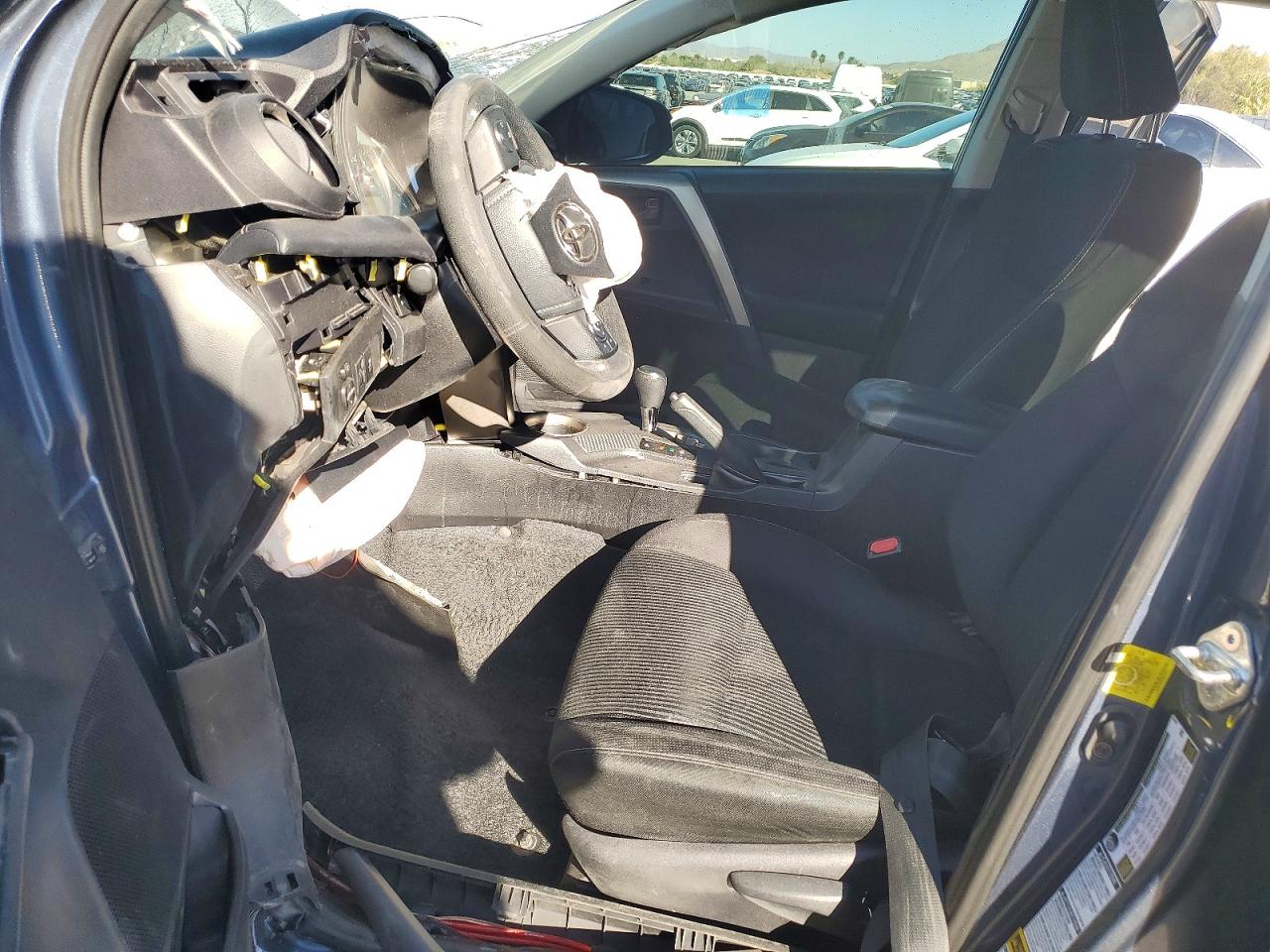 2013 TOYOTA RAV4 XLE photo 19