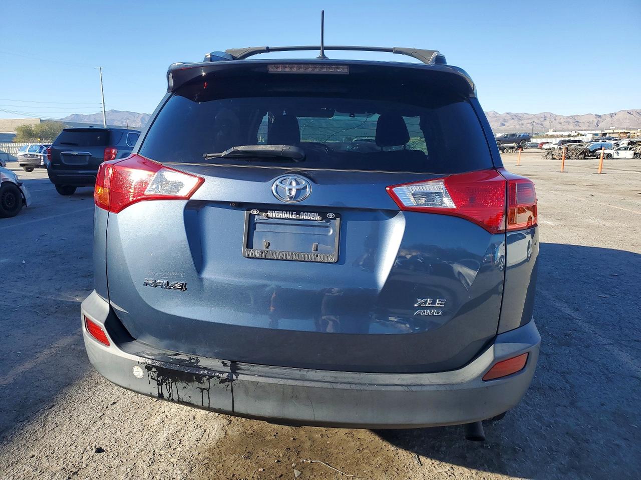 2013 TOYOTA RAV4 XLE photo 16