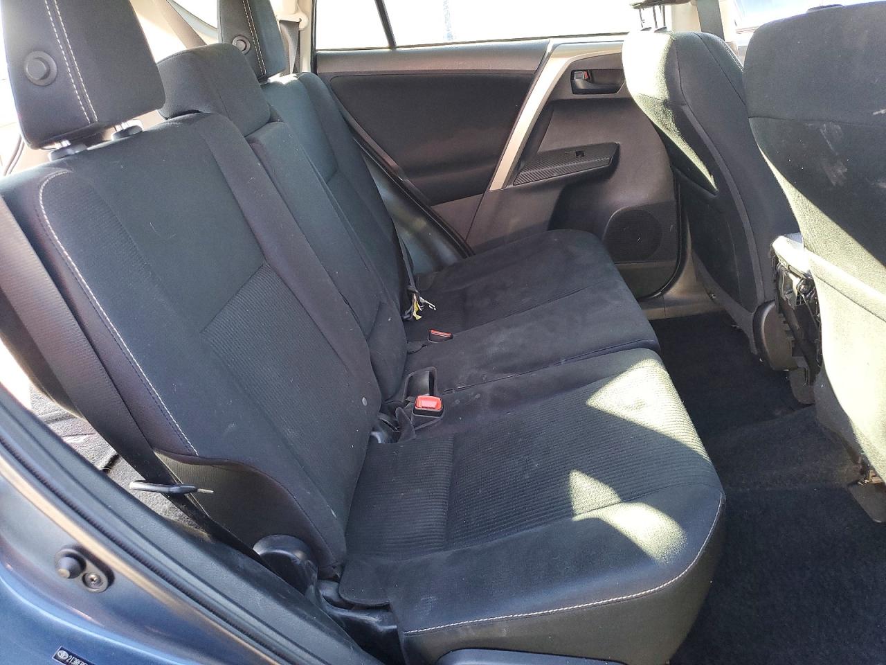 2013 TOYOTA RAV4 XLE photo 31