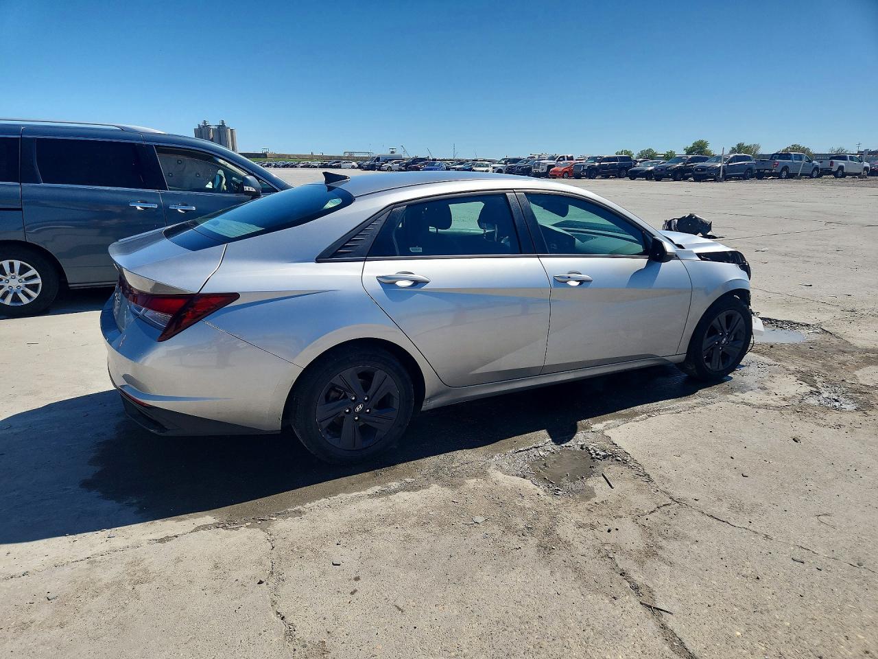 2021 HYUNDAI ELANTRA SEL photo 3